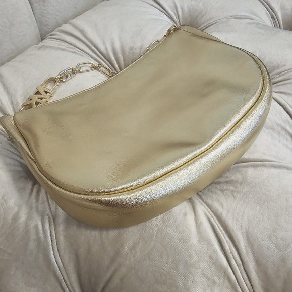 NEW MK Michael kors hand bag in gold - Picture 8 of 9